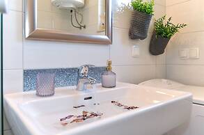 Mar deLuxe Apartments