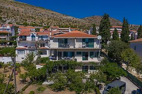 Mar deLuxe Apartments