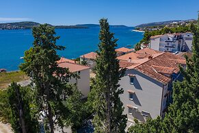 Mar deLuxe Apartments