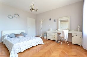 Mar deLuxe Apartments