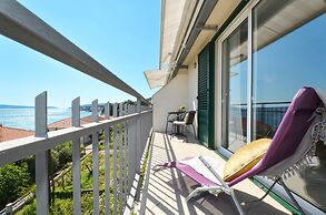 Mar deLuxe Apartments