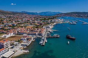 Mar deLuxe Apartments