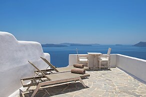 The Ivory Suite in Santorini