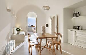 Villa Ioli With Stunning Caldera Views