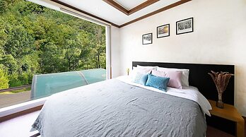 Kkoristar Pool and Spa Pension