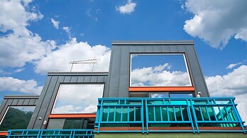 Kkoristar Pool and Spa Pension