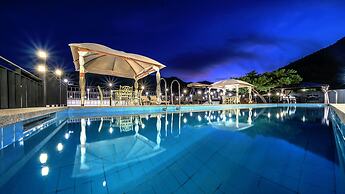 Miramonti Pool Villa Pension