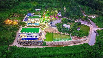 Miramonti Pool Villa Pension