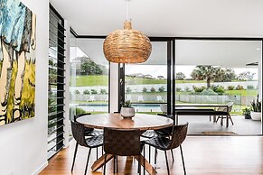 Your Luxury Escape - Scenic Vista