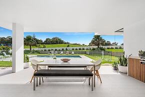 Your Luxury Escape - Scenic Vista