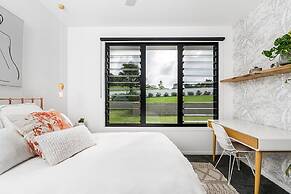 Your Luxury Escape - Scenic Vista