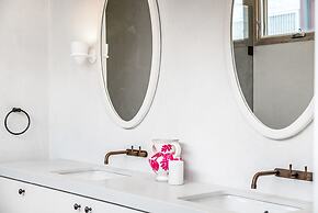 Your Luxury Escape - Driftwood Three