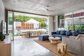 Your Luxury Escape - Driftwood Three