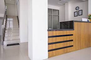 OYO 2695 D'es Guest House