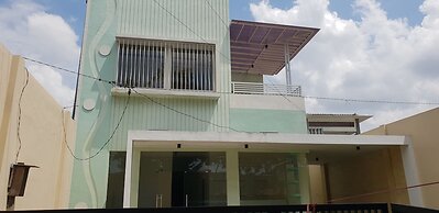 OYO 2753 Irma's Residence