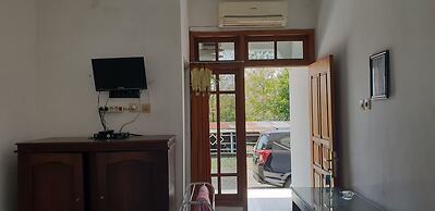 OYO 2753 Irma's Residence