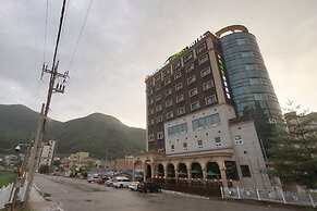 Persimmon Tourist Hotel