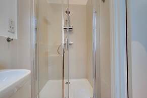 Modern 2 Bed & 2 Bath- Leicester Square