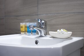 Kolonos - A Renovated Apartment