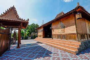 OYO 2327 Pagsis Village