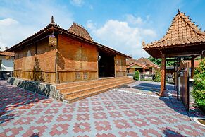 OYO 2327 Pagsis Village