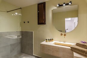 Charisma Hotel and Wellness Suites