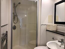 Toothbrush Apartments Waterfront - Adults Only