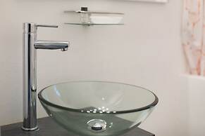 Central Station Apartment by Mmega