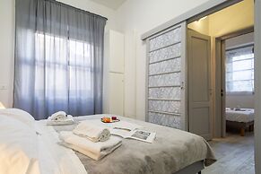 Central Station Apartment by Mmega