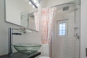 Central Station Apartment by Mmega