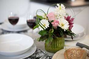 Central Station Apartment by Mmega