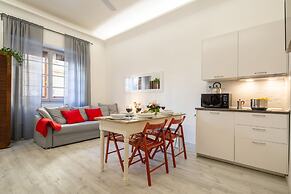 Central Station Apartment by Mmega