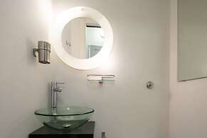 Central Station Apartment by Mmega