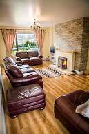 3-bed House in Clonmany With Panoramic Hillside Se