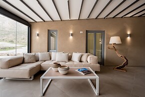 Phaos Cellaria Estate