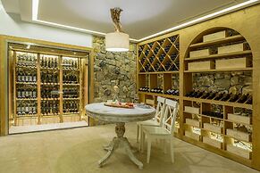 Phaos Cellaria Estate