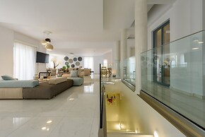 Phaos Cellaria Estate