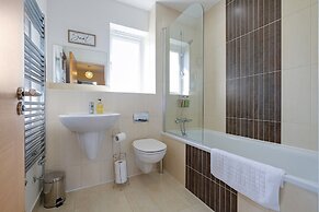 London Heathrow Living Holywell Serviced Houses