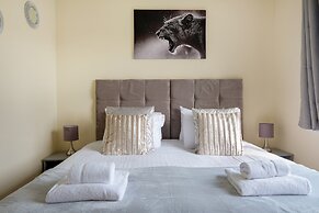 London Heathrow Living Holywell Serviced Houses