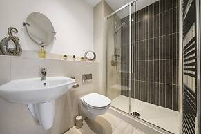 London Heathrow Living Holywell Serviced Houses