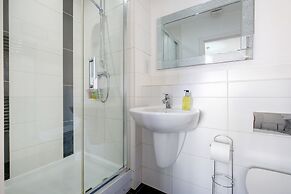 London Heathrow Living Holywell Serviced Houses