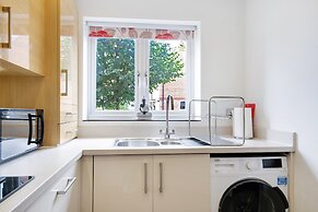 London Heathrow Living Holywell Serviced Houses