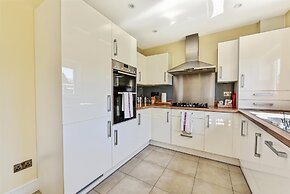 London Heathrow Living Holywell Serviced Houses