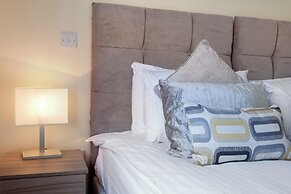 London Heathrow Living Holywell Serviced Houses