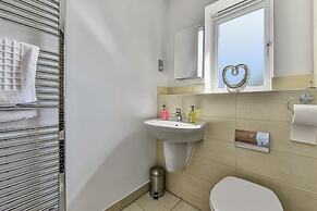 London Heathrow Living Holywell Serviced Houses