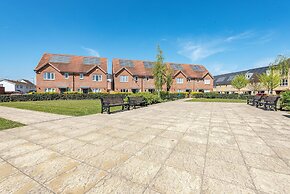 London Heathrow Living Holywell Serviced Houses