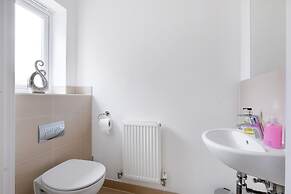 London Heathrow Living Holywell Serviced Houses