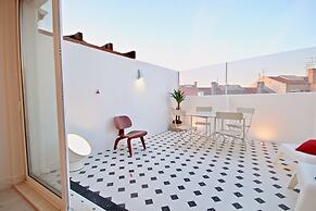 Akicity Ourique Charm