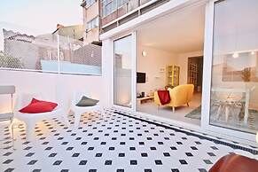 Akicity Ourique Charm