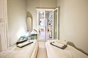 Akicity Ourique Charm